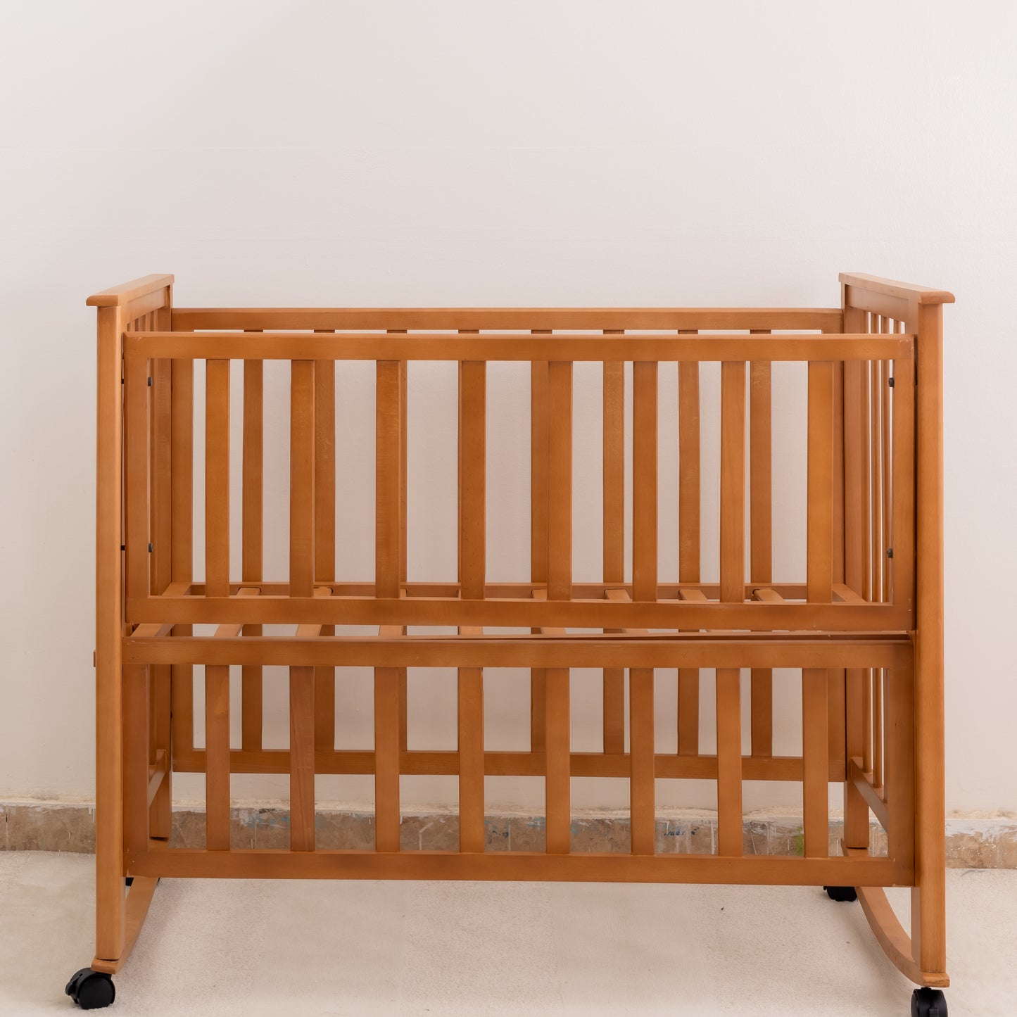 Wooden Crib - سرير بيبي فقط لون خشبي